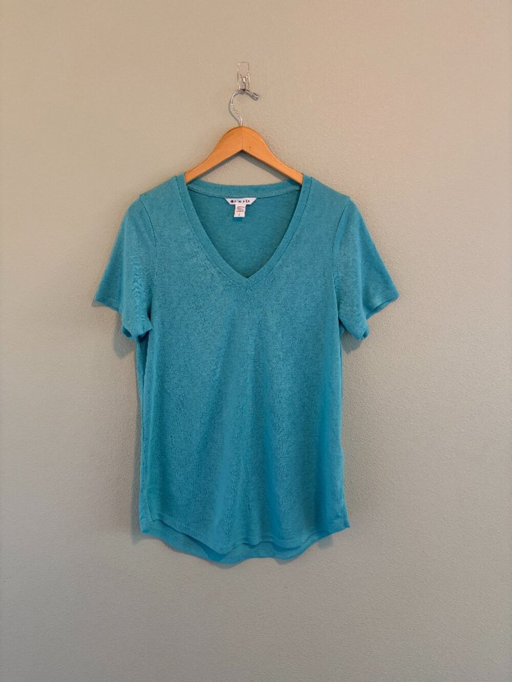 Athleta Linen Blend V-neck T-shirt -  Size Large